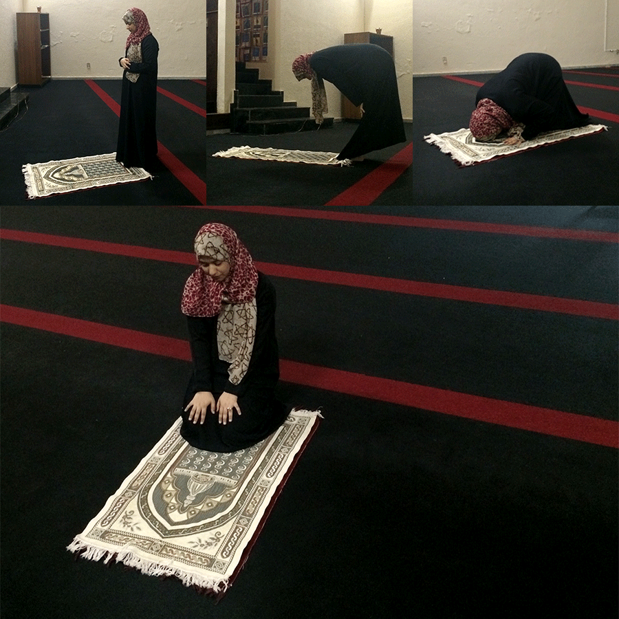 Imane realiza a maioria de suas orações na mesquita, que é também sua casa. As linhas vermelhas demarcam a qibla.