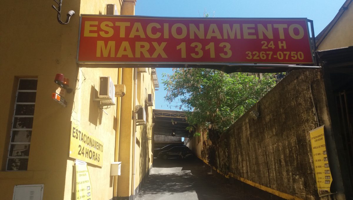 Entrada do estacionamento Marx