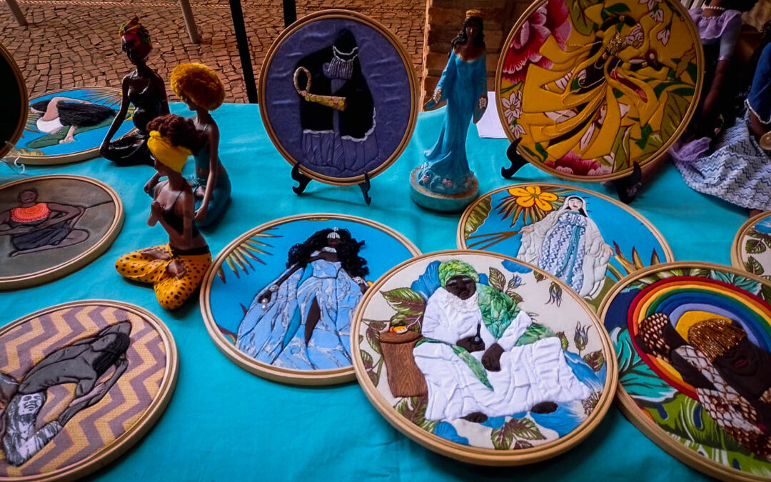 Histórias trançadas: conhecendo artesãs da UFMG 